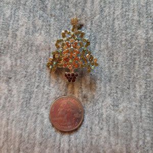 Silvertone & rhinestone Xmas tree brooch